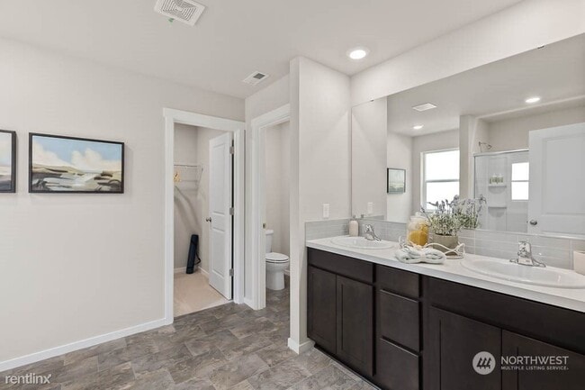 Building Photo - 5 br, 2.5 bath House - 18930 Liberty Ridge...
