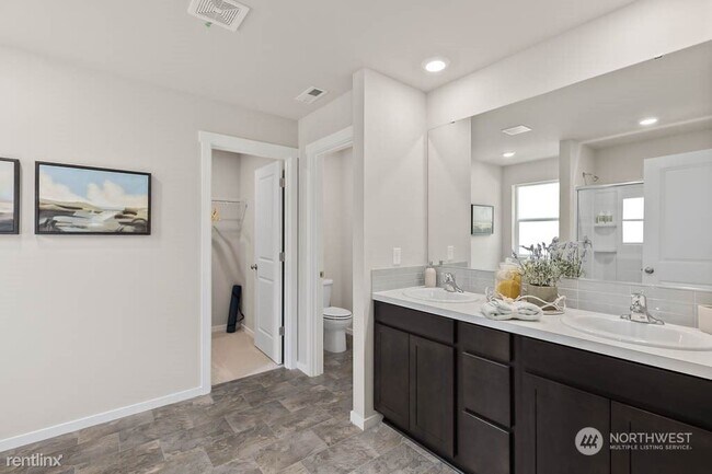 Foto del edificio - 5 br, 2.5 bath House - 18930 Liberty Ridge...