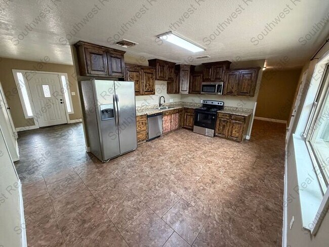 Foto del edificio - Spacious 3 bedroom 2 bath home