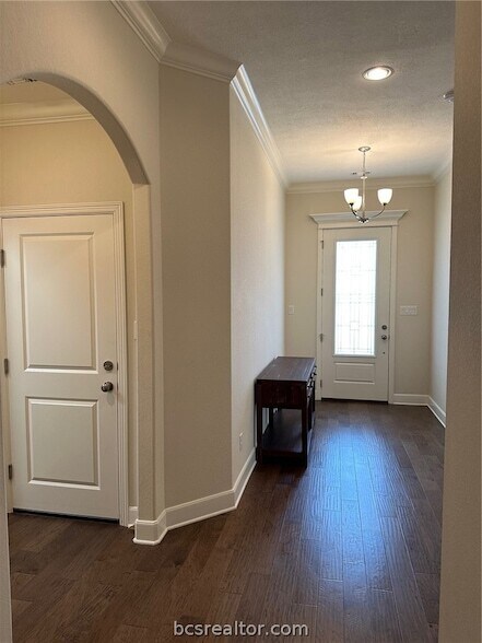 Foto del edificio - 15605 Long Creek Ln