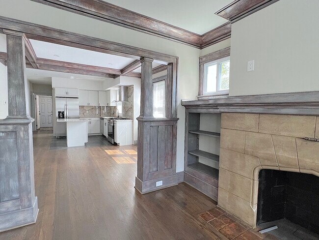 Building Photo - 5006 Seminole St
