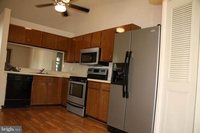 Building Photo - 804 Chadwick Cir
