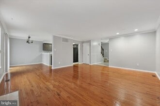 Building Photo - 306 Manor Ln