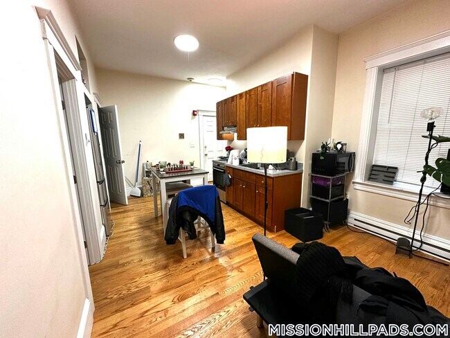 Foto del edificio - 881 Huntington Ave