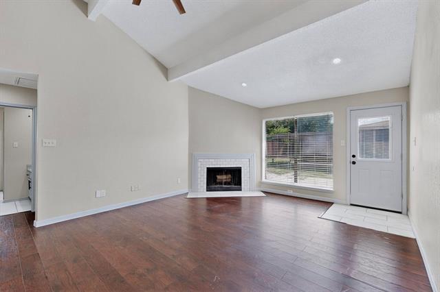 Building Photo - 310 E Amberway Ln
