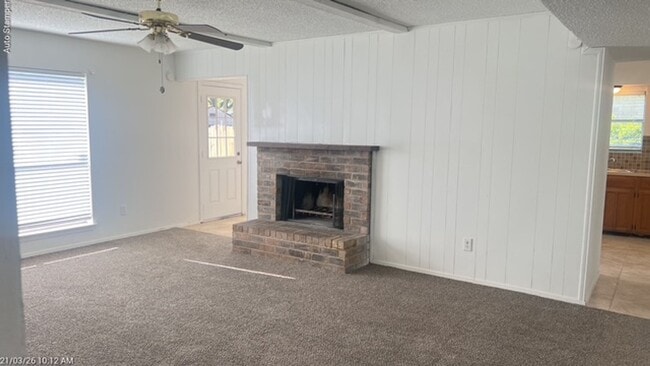 Building Photo - 7221 W Cleburne Rd