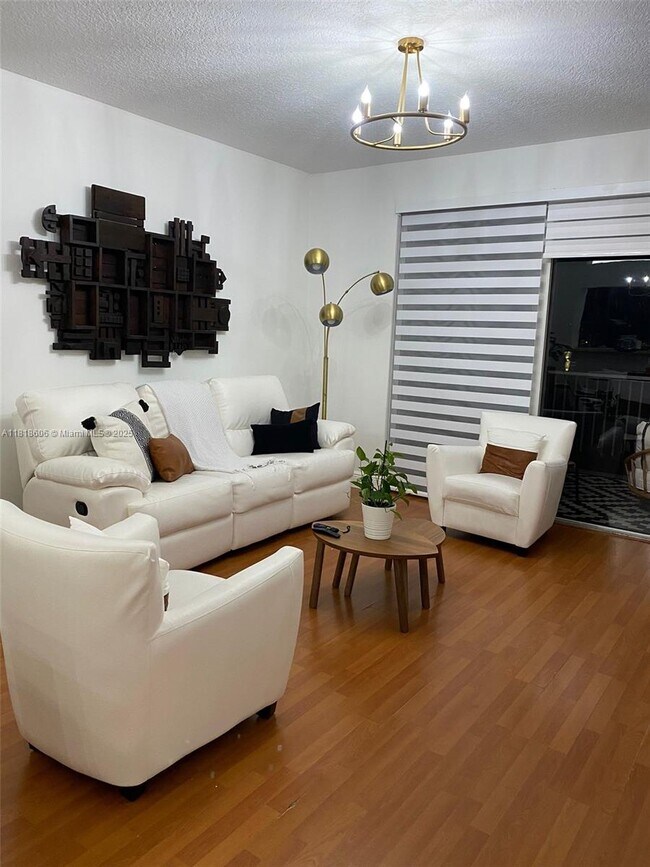 Foto del edificio - 10750 NW 66th St