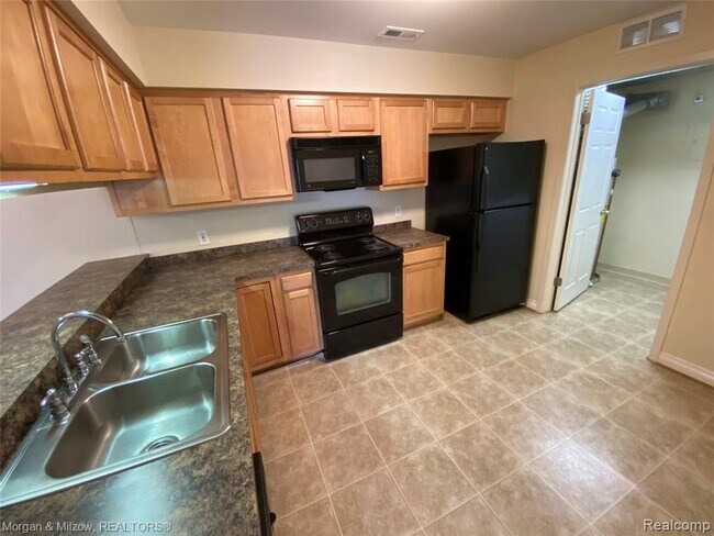 Building Photo - 2605 Greenstone Blvd