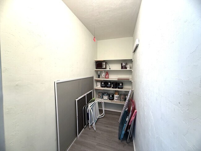 Building Photo - Beautiful 2 MASTER SUITE CONDO in Central ...