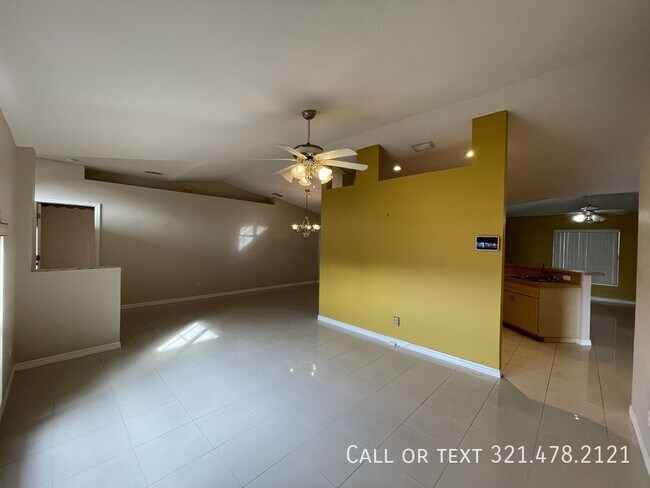 Foto del edificio - 611 Americana Blvd NE