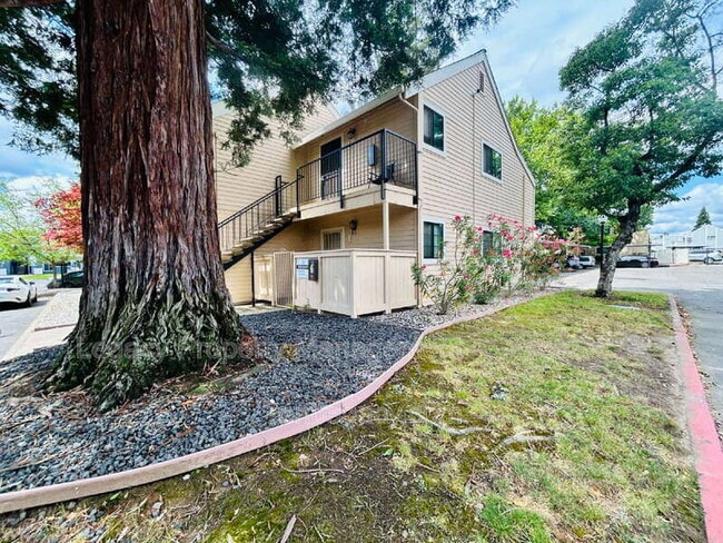 Building Photo - 7445 Auburn Oaks Ct