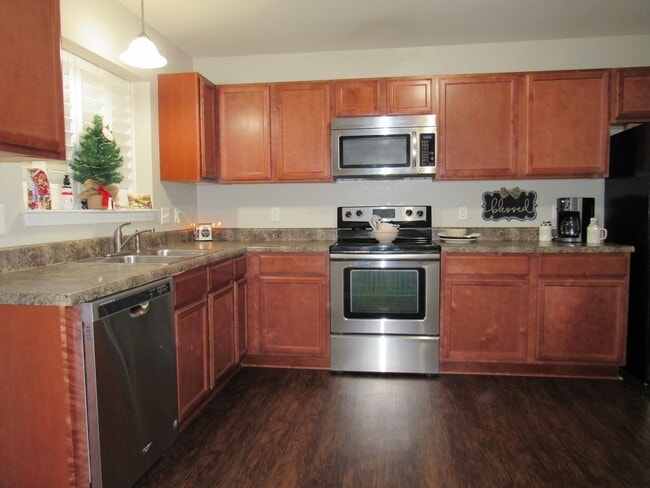 Building Photo - Welcome to Greenford Place!