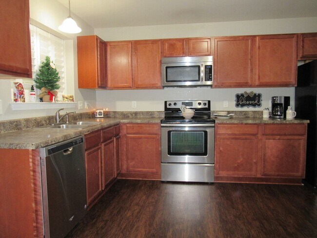 Foto del edificio - Welcome to Greenford Place!