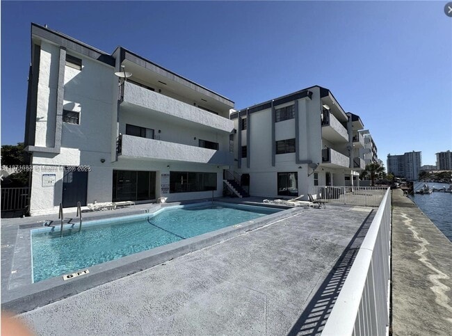 Foto del edificio - 3582 NE 171 St