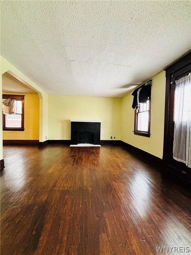 Building Photo - 297 Davidson Ave