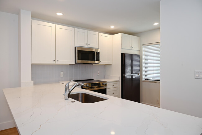 Building Photo - 3050 Presidential Way