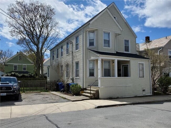 Building Photo - 28 Newport Ave