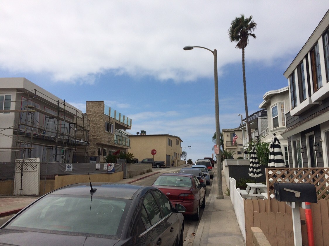 Building Photo - Coastal Duplex