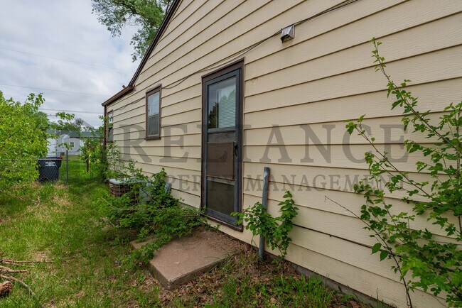 Building Photo - 2732 N Grove St