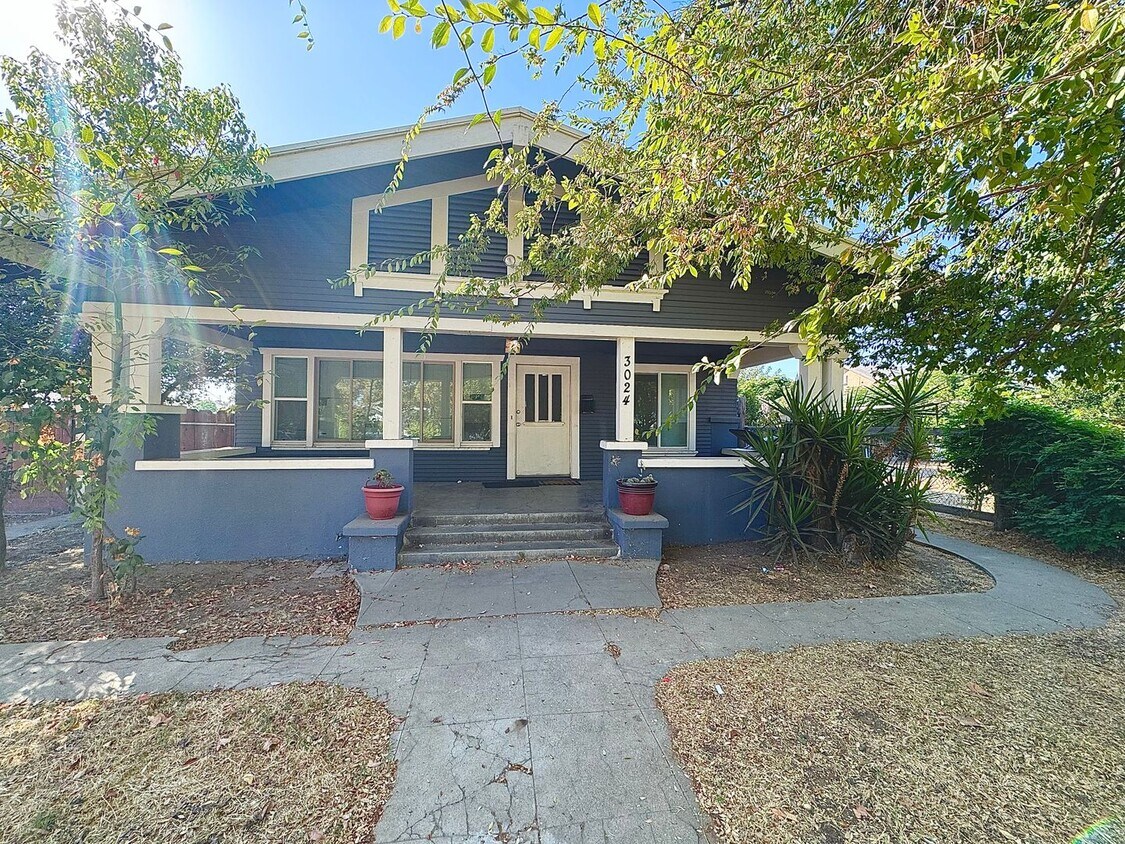 Primary Photo - Beautifully Remodeled 5 Bedroom Home.