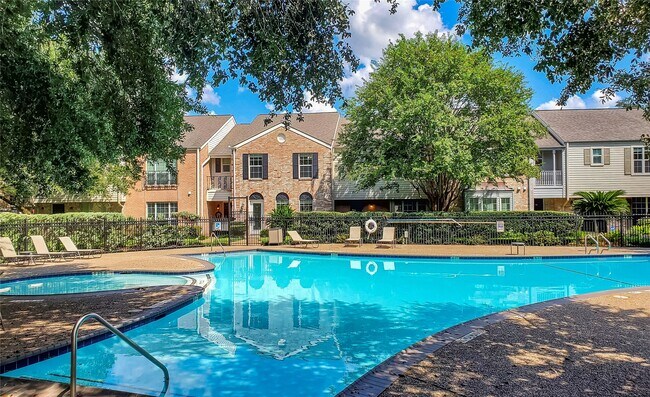 Foto del edificio - 12979 Trail Hollow Dr