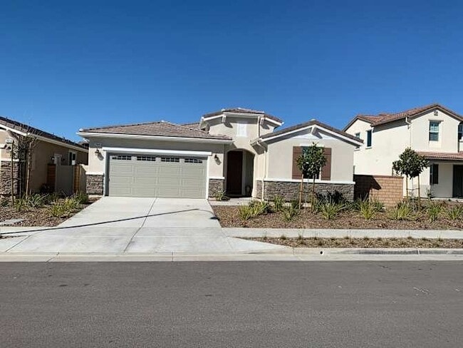 Foto del edificio - 24648 Blue Feather Cir