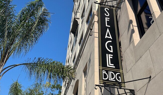 Foto del edificio - 408 W University Ave