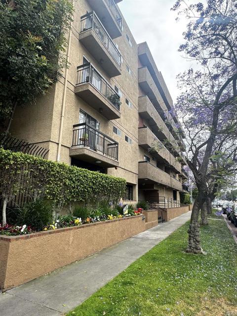 Foto del edificio - 8722 Burton Way