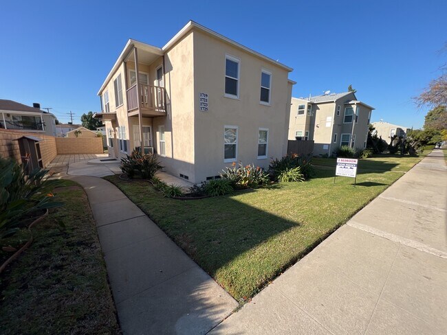 Foto del edificio - 1721 N Glenoaks Blvd