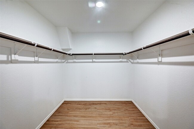 Foto del edificio - 24110 Wandering Brk Dr