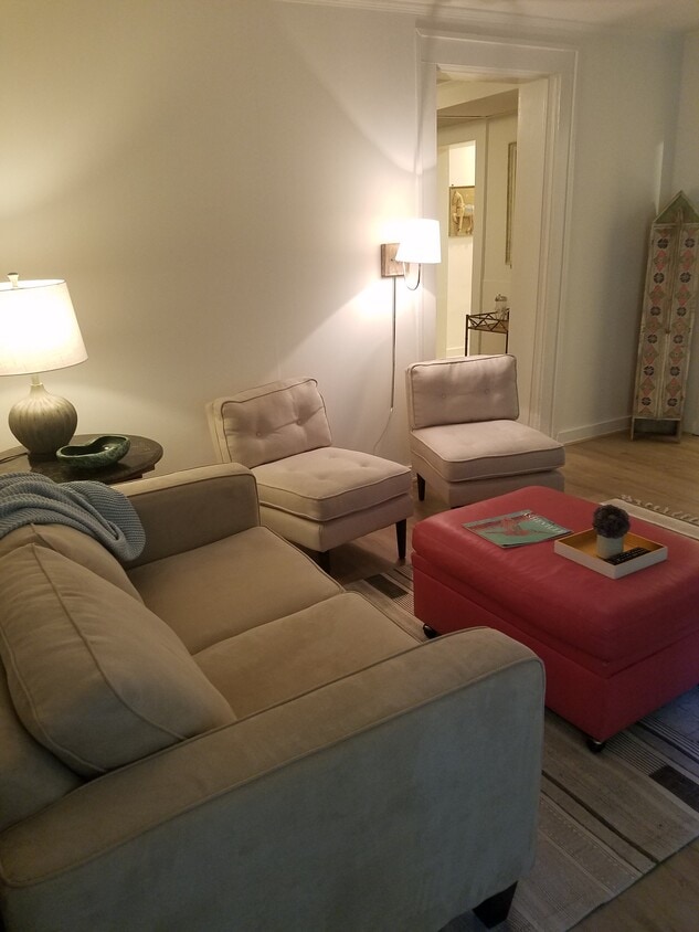 Primary Photo - 161 Melrose Ave