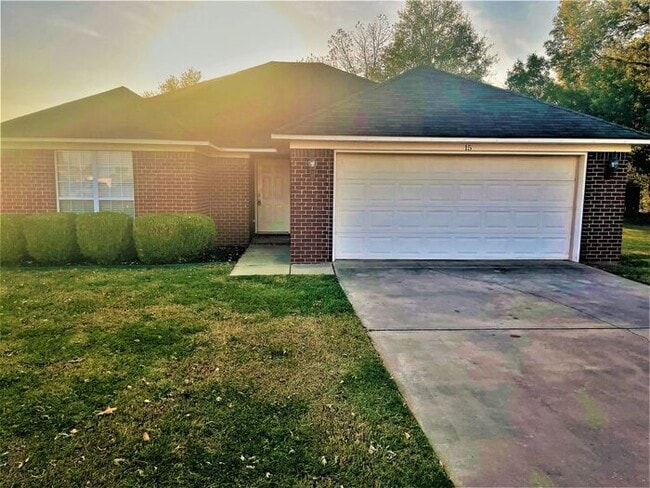 Building Photo - Family Friendly Neighborhood in Greenbrier!