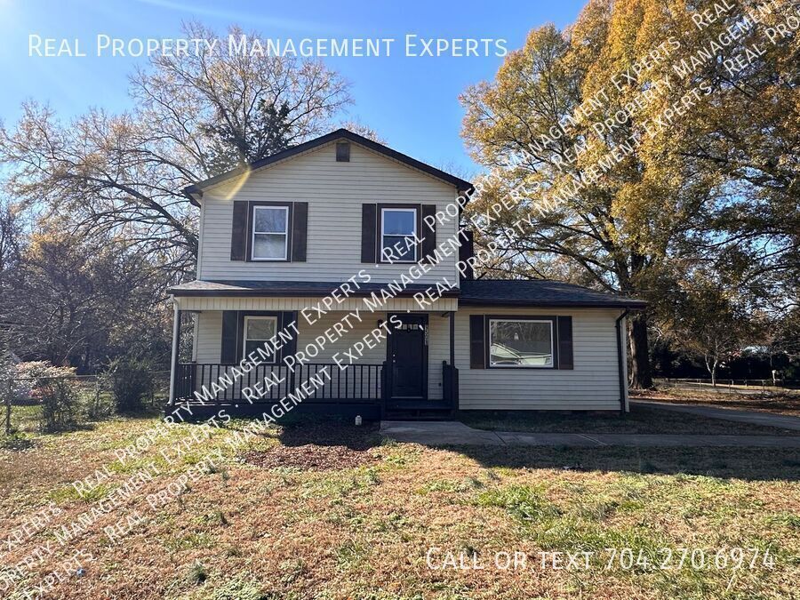 Primary Photo - Charming 3BR/2.5BA home in Charlotte!