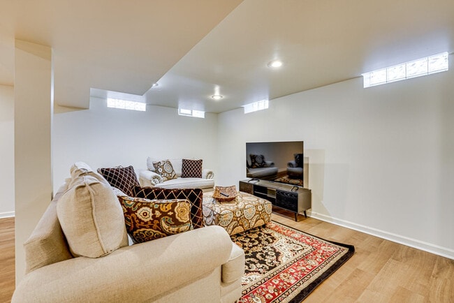 Building Photo - 31730 Coronet Dr
