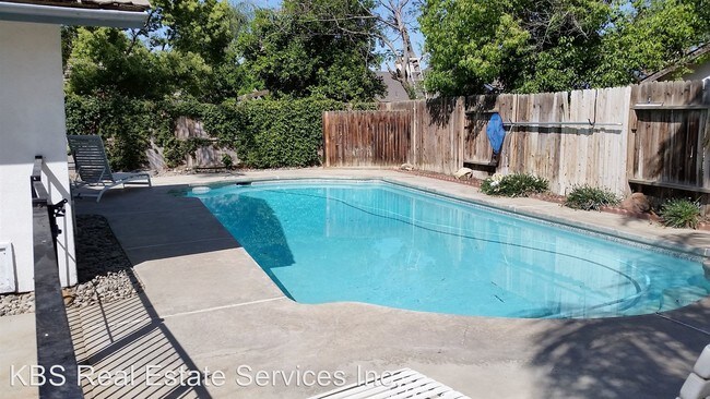 Foto del edificio - 6608 Camphor Ct