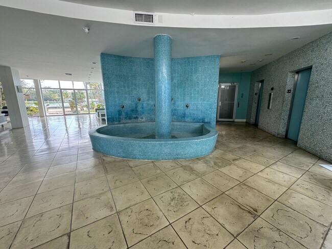 Building Photo - 9101 E Bay Harbor Dr
