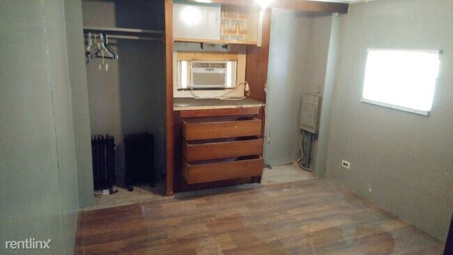 Foto del edificio - 2125 Reynolds Rd