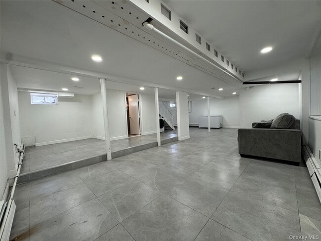 Building Photo - 267 Plainfield Ave