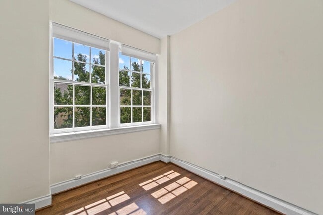 Building Photo - 2737 Devonshire Pl NW