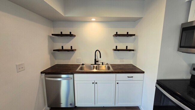 Foto del edificio - 2 bed/ 1.5 Bathroom Townhouse Church Hill,...
