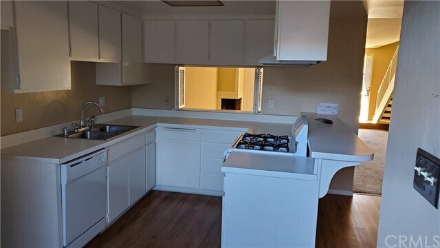 Building Photo - 221 S Aron Pl