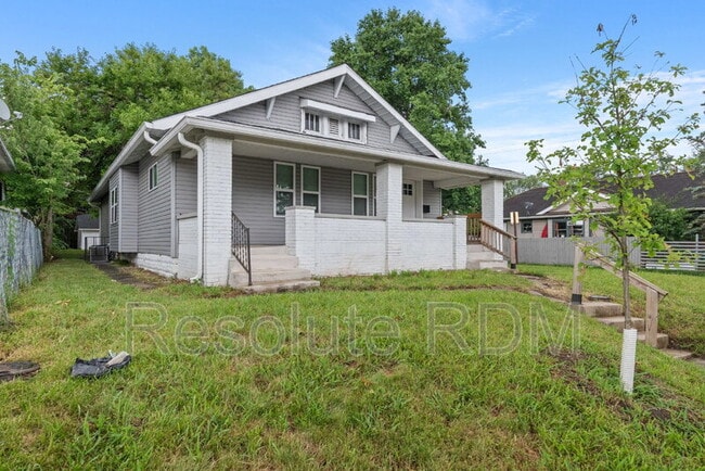 Photo - 801 N Dearborn St House