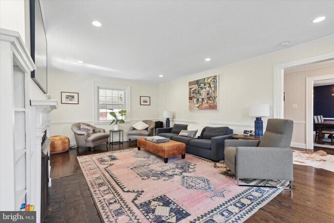 Foto del edificio - 244 Hathaway Ln