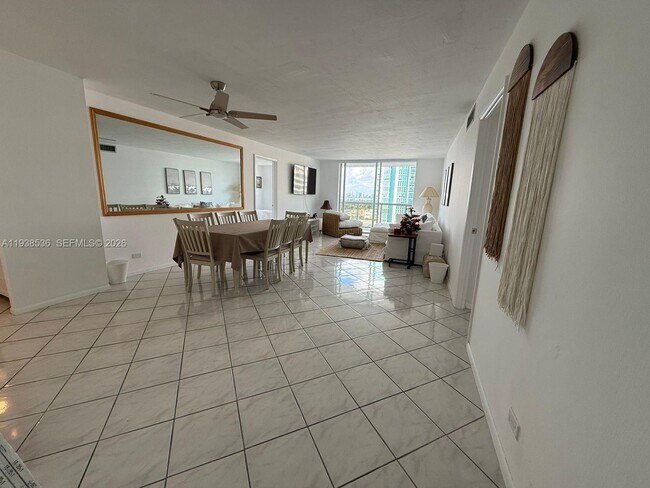 Foto del edificio - 6039 Collins Ave