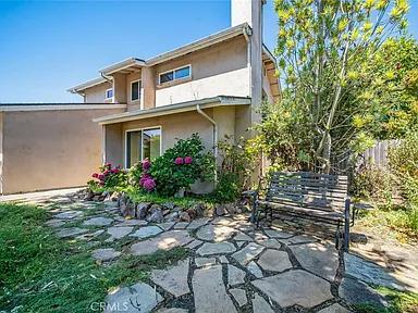 Building Photo - 83 Mariposa Dr