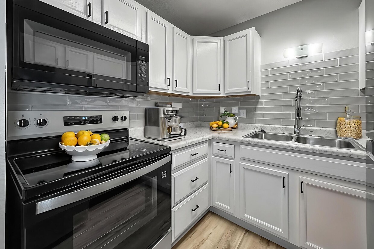 Primary Photo - Norwalk Meadows