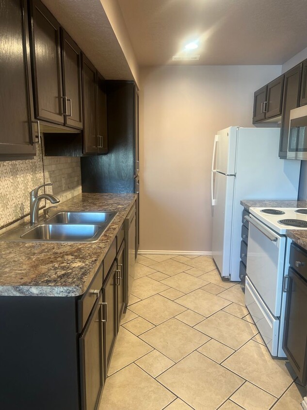 Primary Photo - 2 Bedroom Condo in Tooele