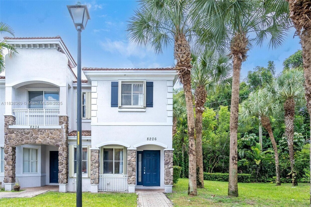 Foto principal - 8206 SW 29th St