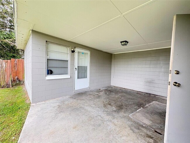 Building Photo - 3824 Winona Dr