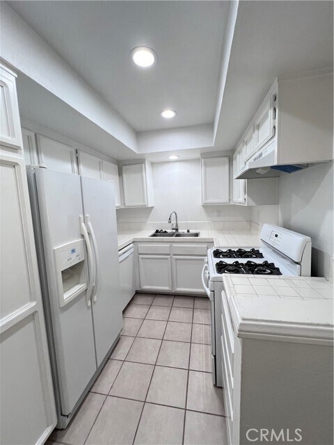 Foto del edificio - 8167 Vineyard Ave